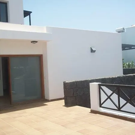 Yaiyai Vila *